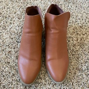 Universal Thread Brown Booties